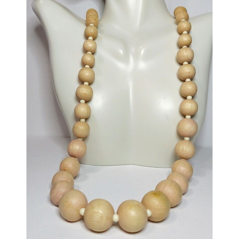 Necklace Wood beads Various sizes Spring closure 28"